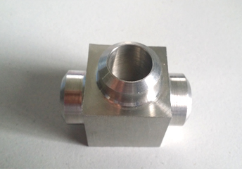 Austenitic Stainless Steel Tee Fabricated by Forged Blank